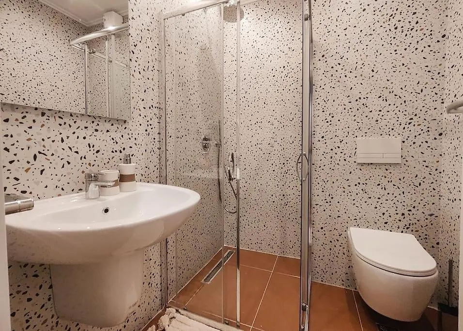 Central Flower Studio Apartment 3 Tirana 0*,
